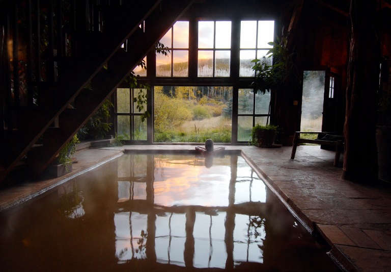 dunton hot springs colorado bathhouse  