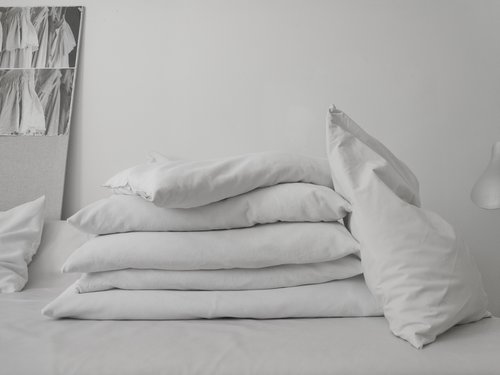 img 1943piled pillows