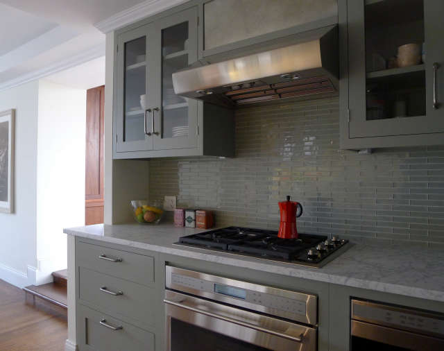 kitchen, nyc: this very small kitchen is at the heart of a three bedroom pentho 38
