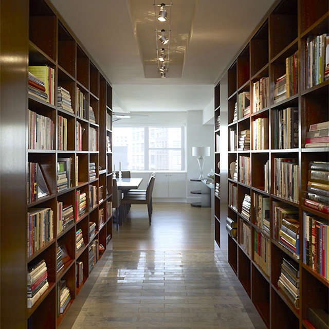 east \10th street apartment, new york, ny: library hallway photo: peter murdock 20