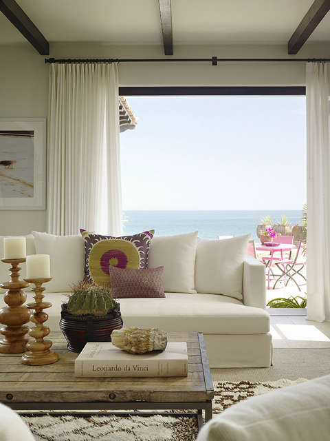 ocean front villa: living room 9