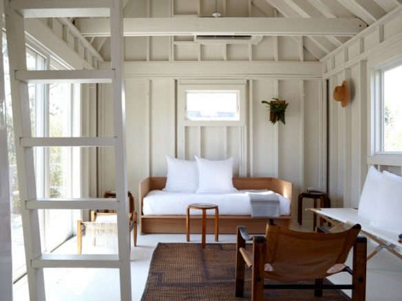 10 Modern Wood Beach Houses from the Remodelista ArchitectDesigner Directory portrait 27