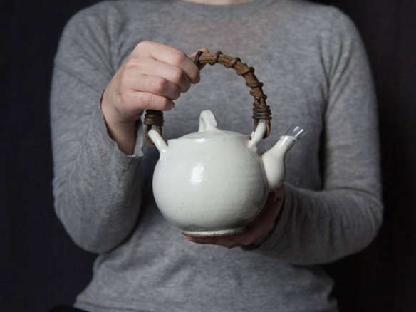 Anzu new york white ceramic teapot  