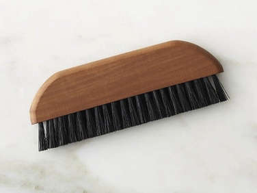 Care redecker compact lint brush3  