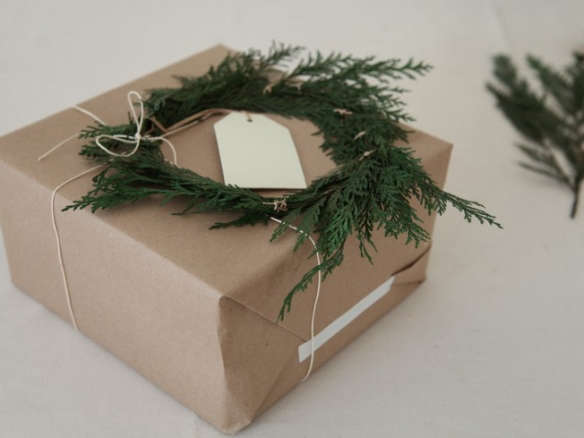 DIY A Trio of Gift Wrapping Master Classes from the Doyenne of Presentation portrait 10
