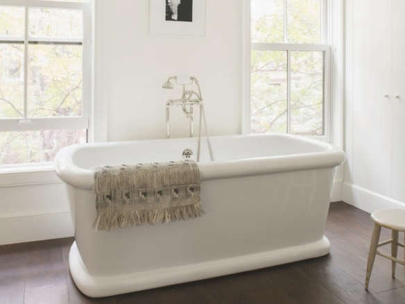 Bathroom of the Week In Brooklyn Heights An Ethereal Bath in White Concrete portrait 24