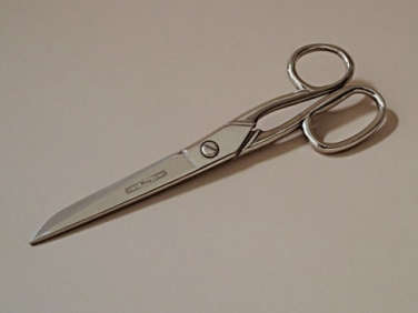 Household scissors 1   376x282
