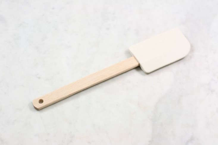 https://www.remodelista.com/wp-content/uploads/2015/03/fields/Natural-rubber-spatula-Flotsam-and-Fork-Remodelista.jpg