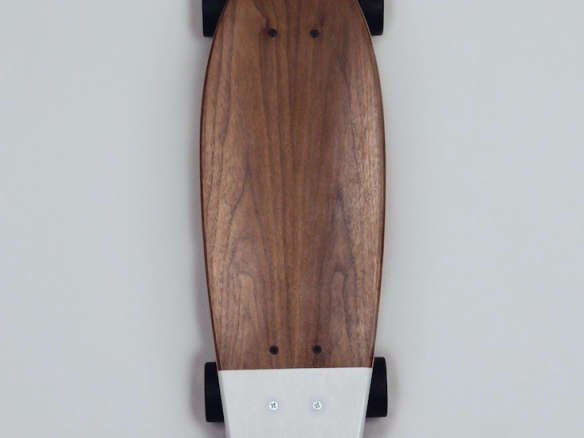 Skateboard Pigeon Grey portrait 3