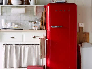 Trend Alert 13 Kitchens with Colorful Refrigerators portrait 3