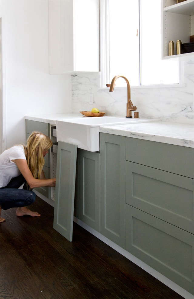 How to Paint Kitchen Cabinets 5 Tips from an Expert Painter portrait 9_37