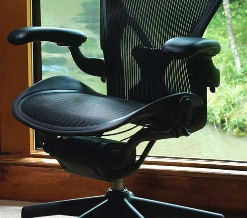 Aeron Chairs portrait 3 8