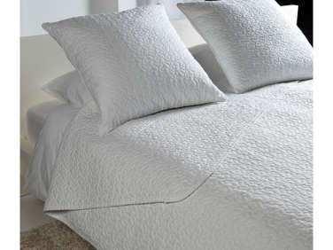 alina bedspread and cushion covers white  