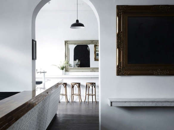 Rising Design Star Brem Perera Introduces Warmth and Familiarity to a Sweeping New Build in Melbourne portrait 22_37