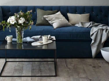 10 Easy Pieces The Blue Velvet Sofa Luxe Edition portrait 17
