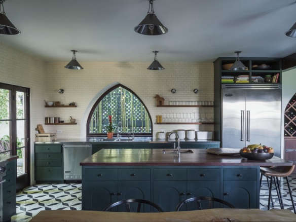 Kitchen of the Week An Undulating Wood Kitchen in Melbourne Curves Included portrait 39