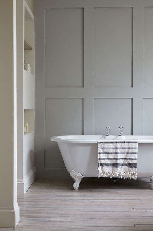 Remodeling 101 Romance In The Bath Built Vs Freestanding Bathtubs Remodelista - Bathroom Design With Freestanding Tub