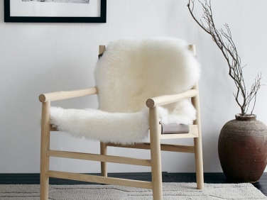 HighLow The FurCovered Armchair portrait 6