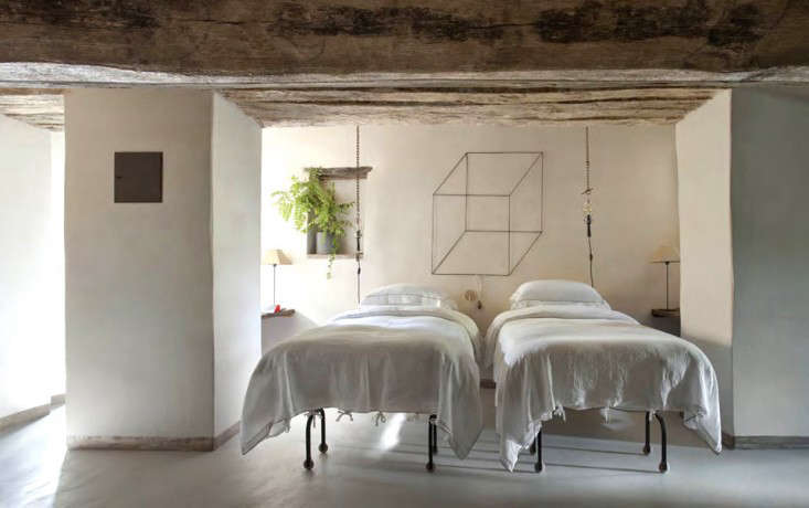The Vipp PopUp Palazzo Scandi Minimalism in an Italian Baroque Setting Turned Temporary Hotel portrait 14
