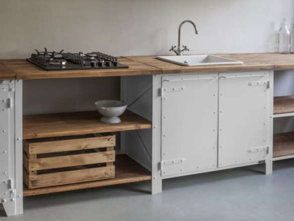 Kitchen of the Week The Unfitted Gleaming Kitchen from Toolbox in Tokyo portrait 20
