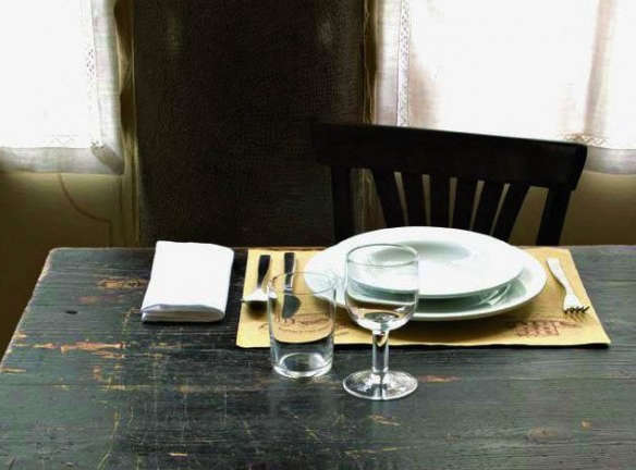 10 Easy Pieces Black Dinner Plates portrait 32