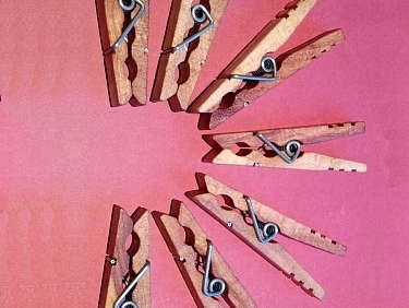 right clothespin 0  