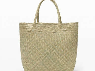 10 Easy Pieces The FrenchStyle Market Tote Reinvented portrait 20