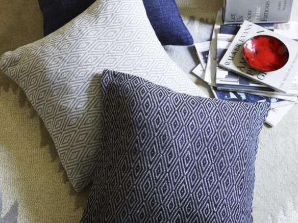 hand loomed diamond pillow cover 8