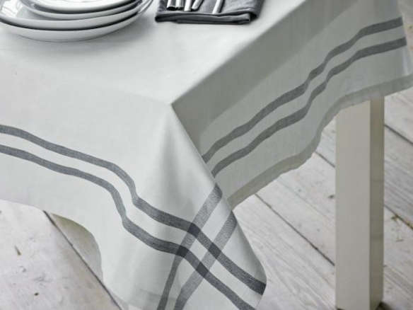 gingham border table cloth 8