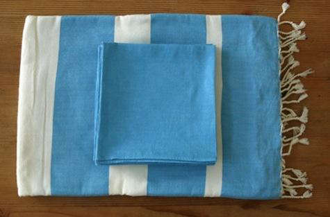 blue & white table cloth 8