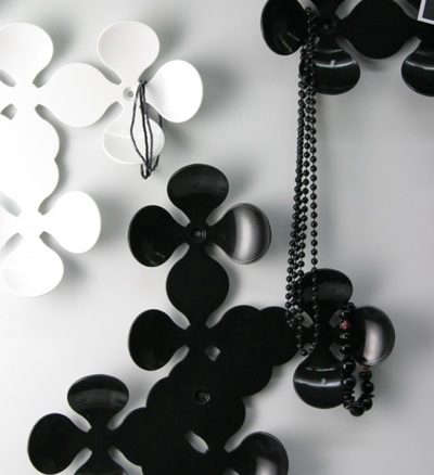 black and white daisy hooks  