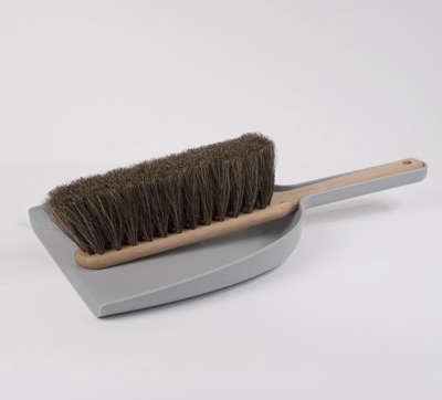 Oiled beech and horsehair brush and dustpan set portrait 34_49