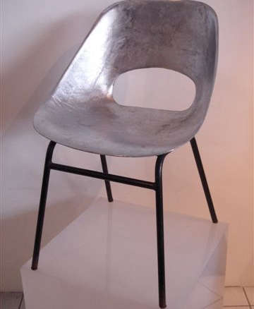 Tulipe Chair portrait 4