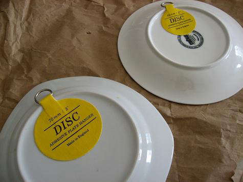 invisible english plate hanger disc 8