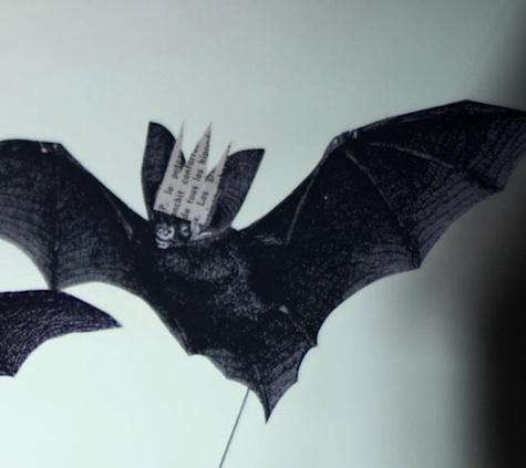royal bats perching decorations 8