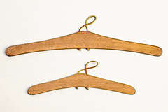 shaker clothes hangers 8