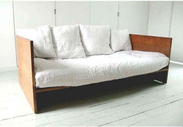 640 mc and co chaise  