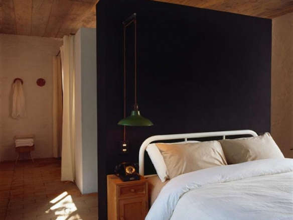700 maison couturier black wall  