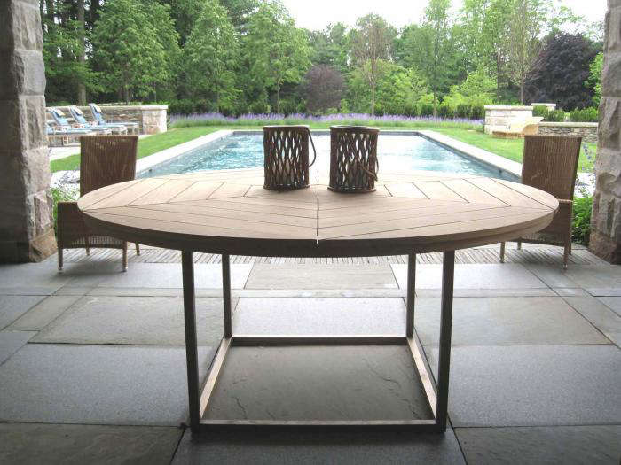 10 Easy Pieces Round Wood Outdoor, Large Round Outdoor Dining Table