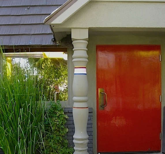 a frame red door ihop  