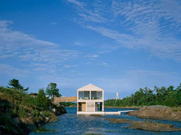 700 floating house lake huron gateways  