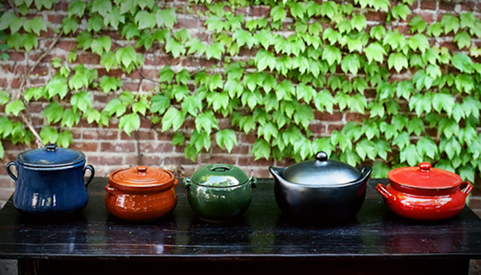 https://www.remodelista.com/wp-content/uploads/2015/03/img/sub/uimg/06-2012/700_bram-clay-pots-green-wall.png