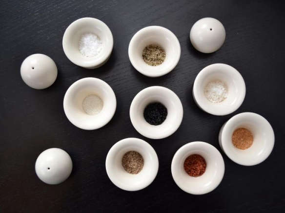 10 Easy Pieces Salt and Pepper Grinders from Around the World portrait 5_20