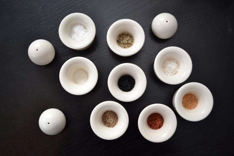 10 Easy Pieces Salt and Pepper Grinders from Around the World portrait 32