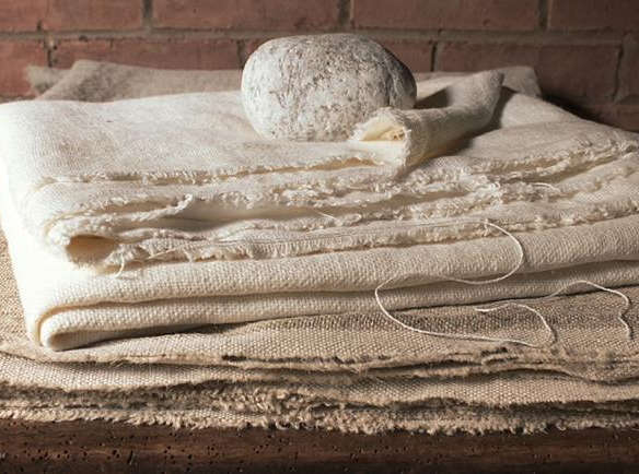 700 zak fox kaya cloth fold  