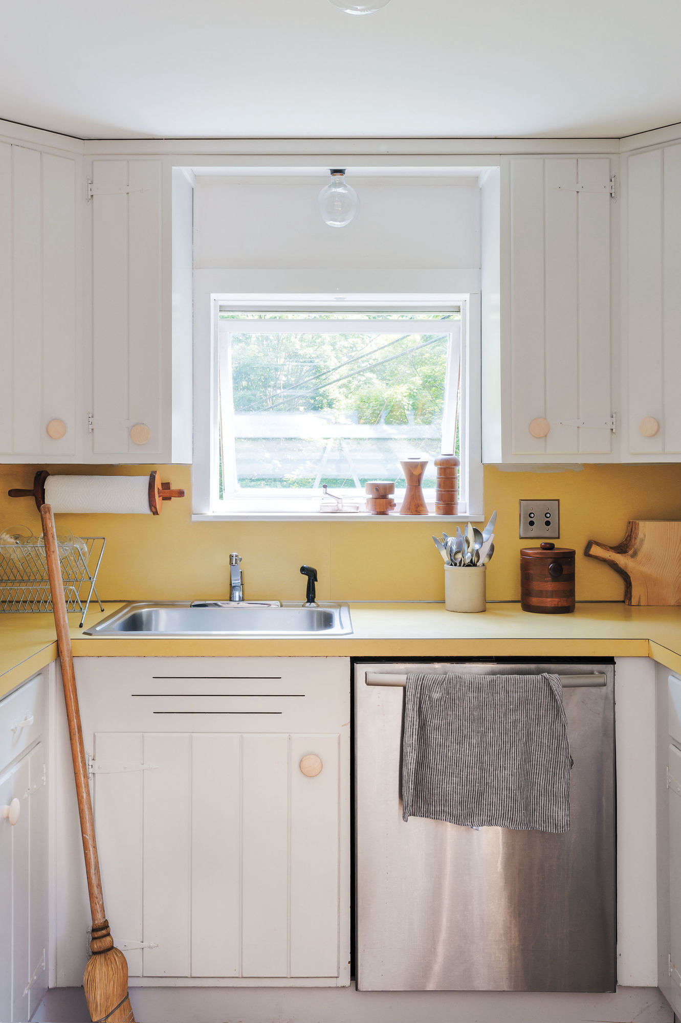 Expert Tips On Painting Your Kitchen Cabinets