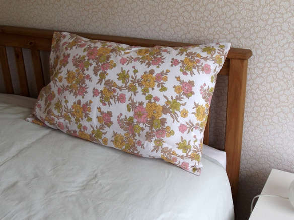 vintage single pillowcase – pink and yellow floral pattern 8