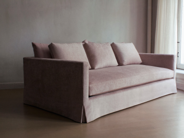10 Easy Pieces The Pink Sofa portrait 16