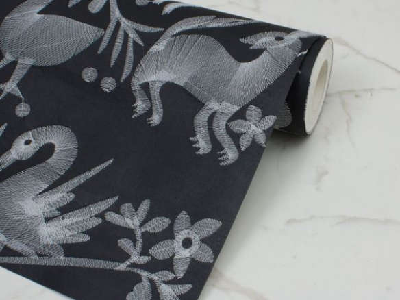 aves embroidered wallpaper – off black 8