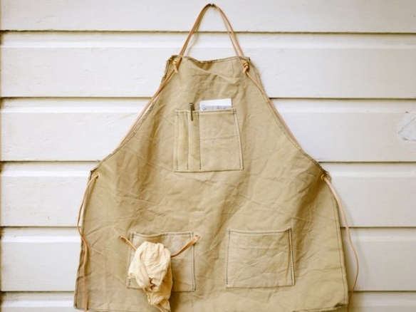 naturally dyed canvas apron 8
